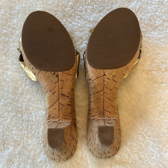 Coach gold sandals. - Picture 6 of 7